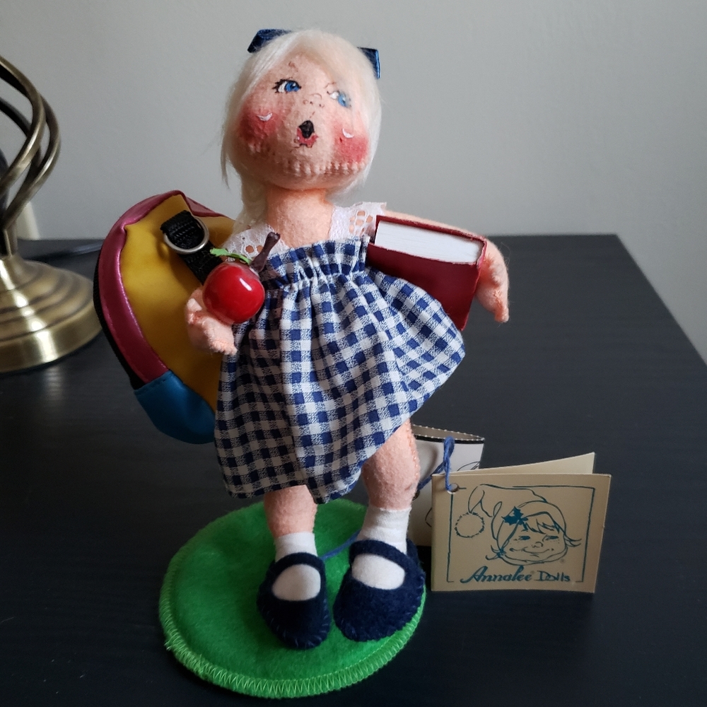 Annalee 7" Teachers Pet figurine must go by 10/31 or being donated